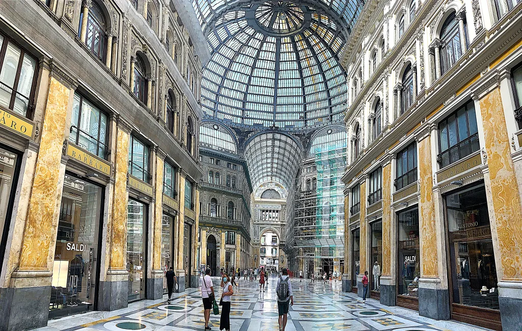 16 Galería Umberto I-Nápoles-Italia