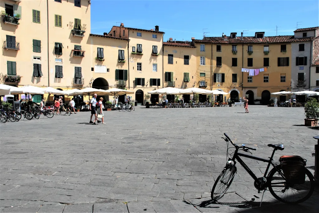 17 Anfiteatro-Lucca-Italia