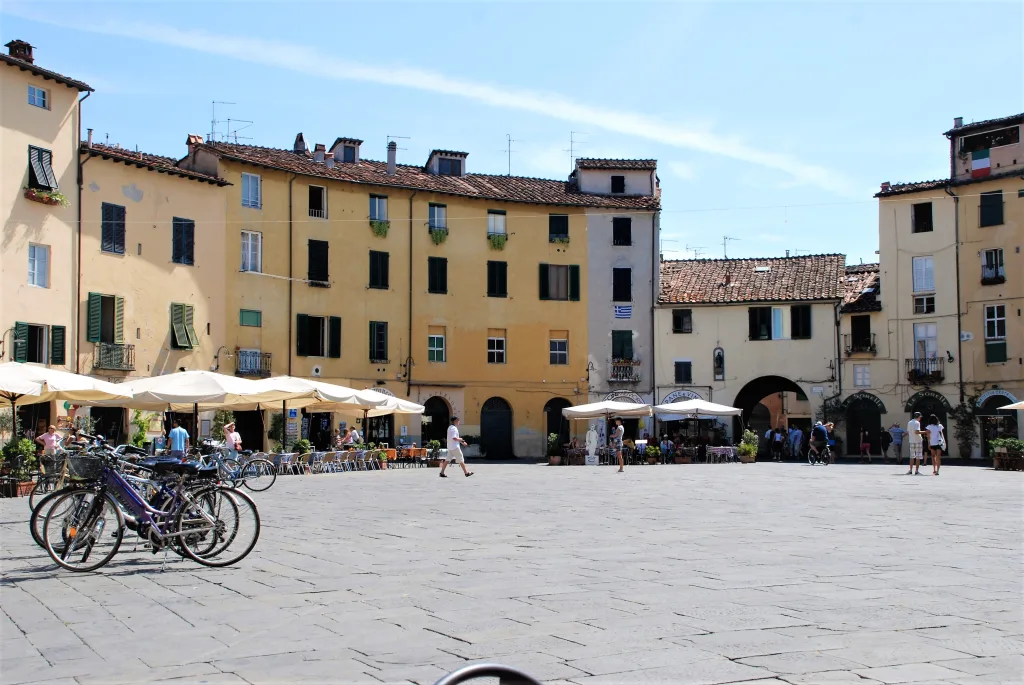 18 Anfiteatro-Lucca-Italia