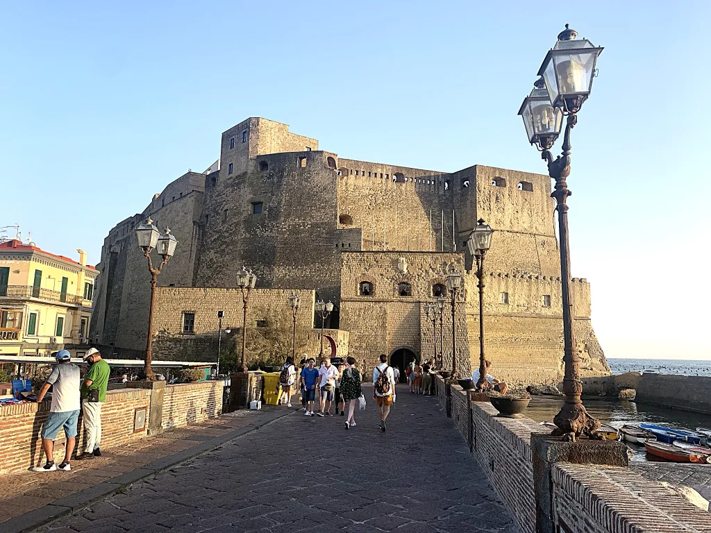 20 castillo Huevo-Nápoles-Italia