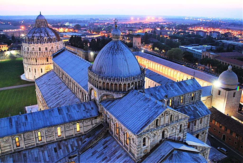13 Plaza de los Milagros-Pisa-Italia