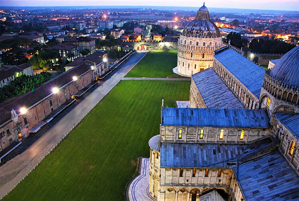 14 Plaza de los Milagros-Pisa-Italia