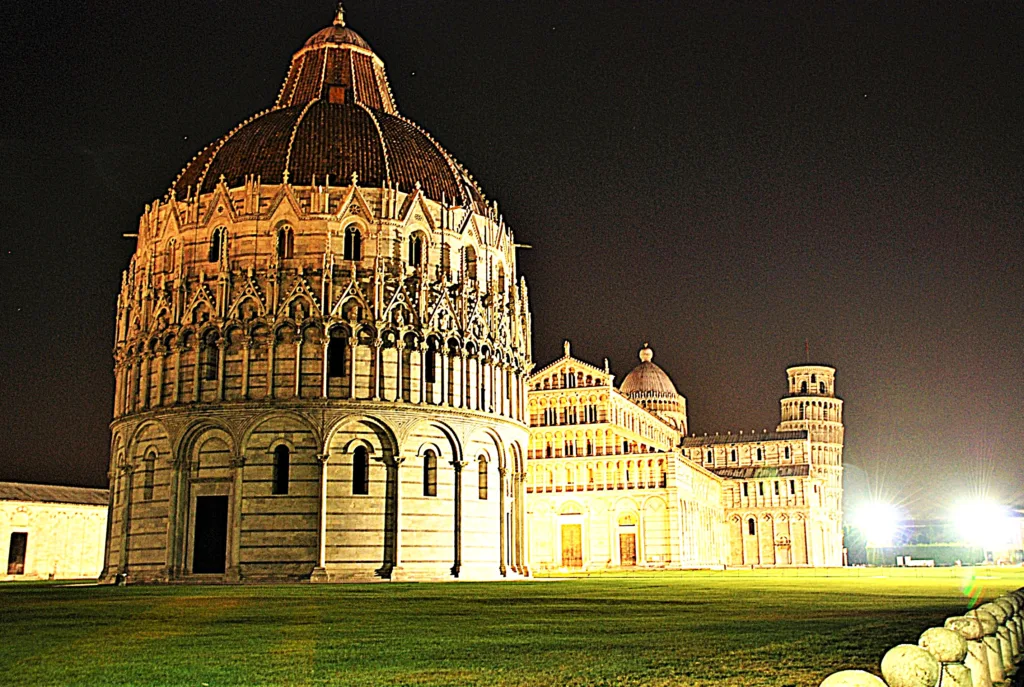 19 Plaza de los Milagros-Pisa-Italia