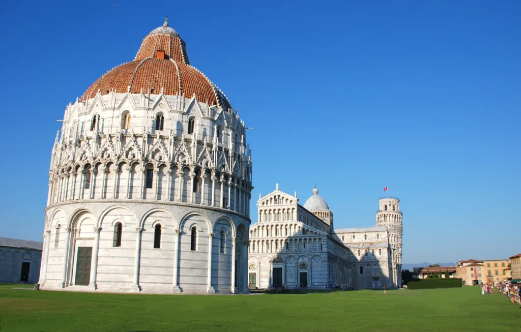 4 Plaza de los Milagros-Pisa-Italia