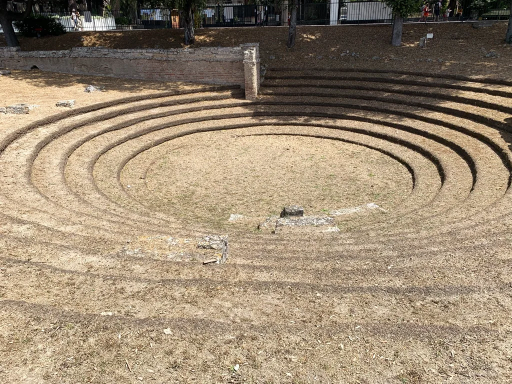 15 Bouleuterion-Paestum