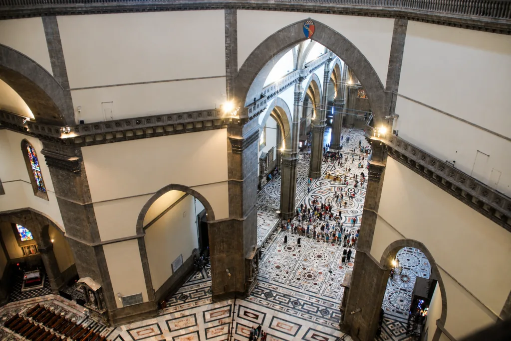 6 Interior-Duomo-Florencia-Italia