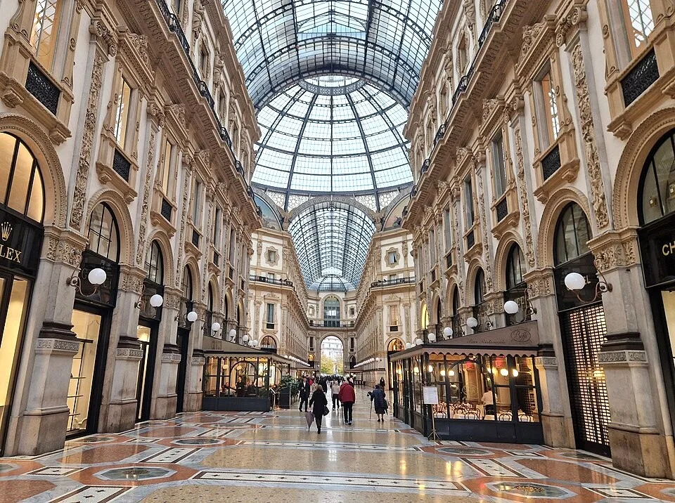 16 Galería V. Emanuel II-Milán-Italia