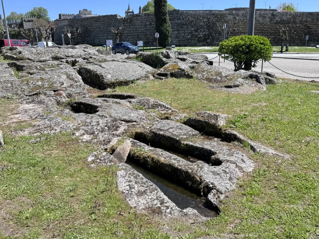 12 Sepulturas-Trancoso-Aldeas-Portugal