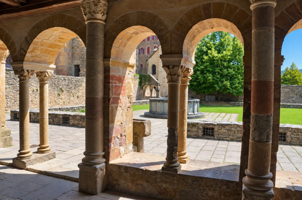 14 Claustro-Abadía-Conques-Francia