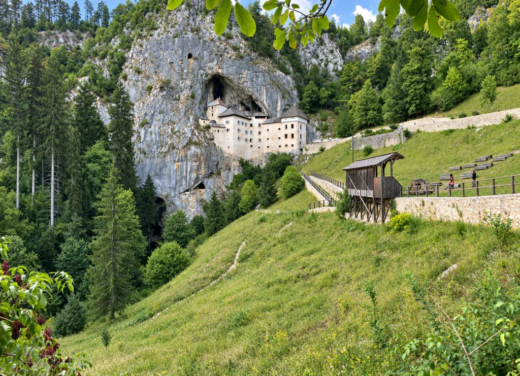 19 castillo de Predjama-Eslovenia