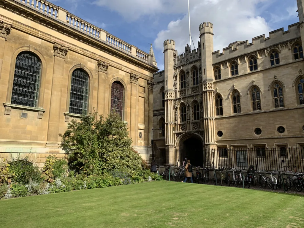 2 Universidad-Cambridge-Reino Unido