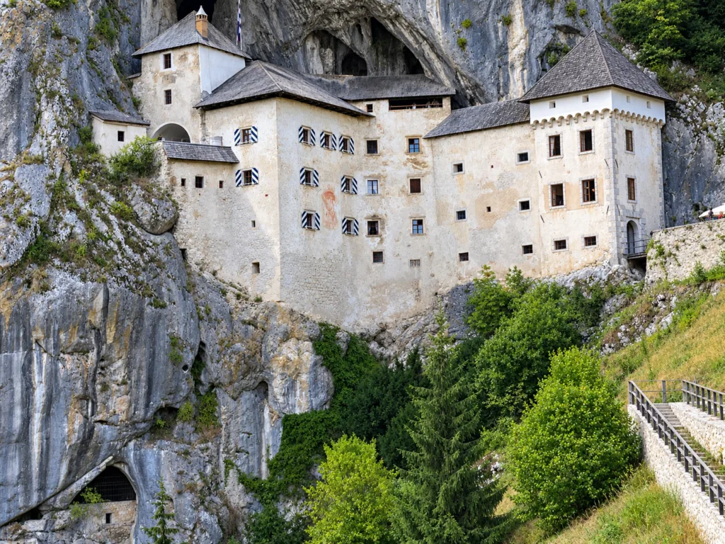 21 Castillo de Predjama-Eslovenia