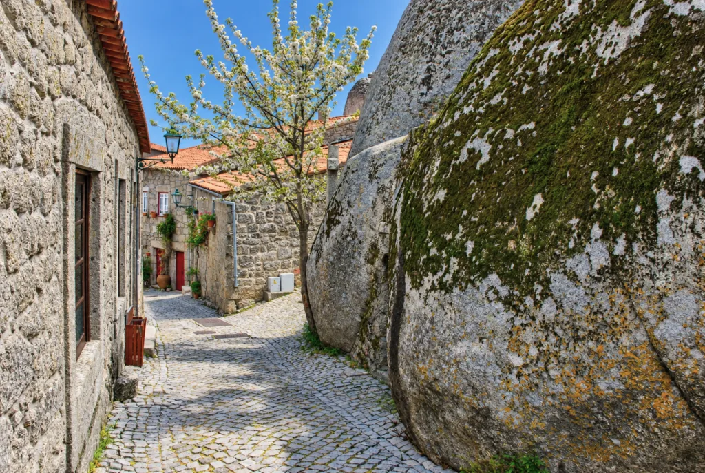 22 Monsanto_Aldeas-Portugal