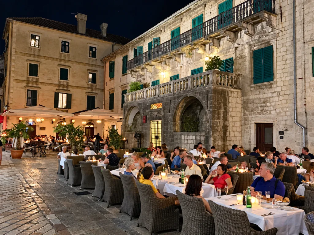 28 Plaza de la Harina-Kotor-Montenegro