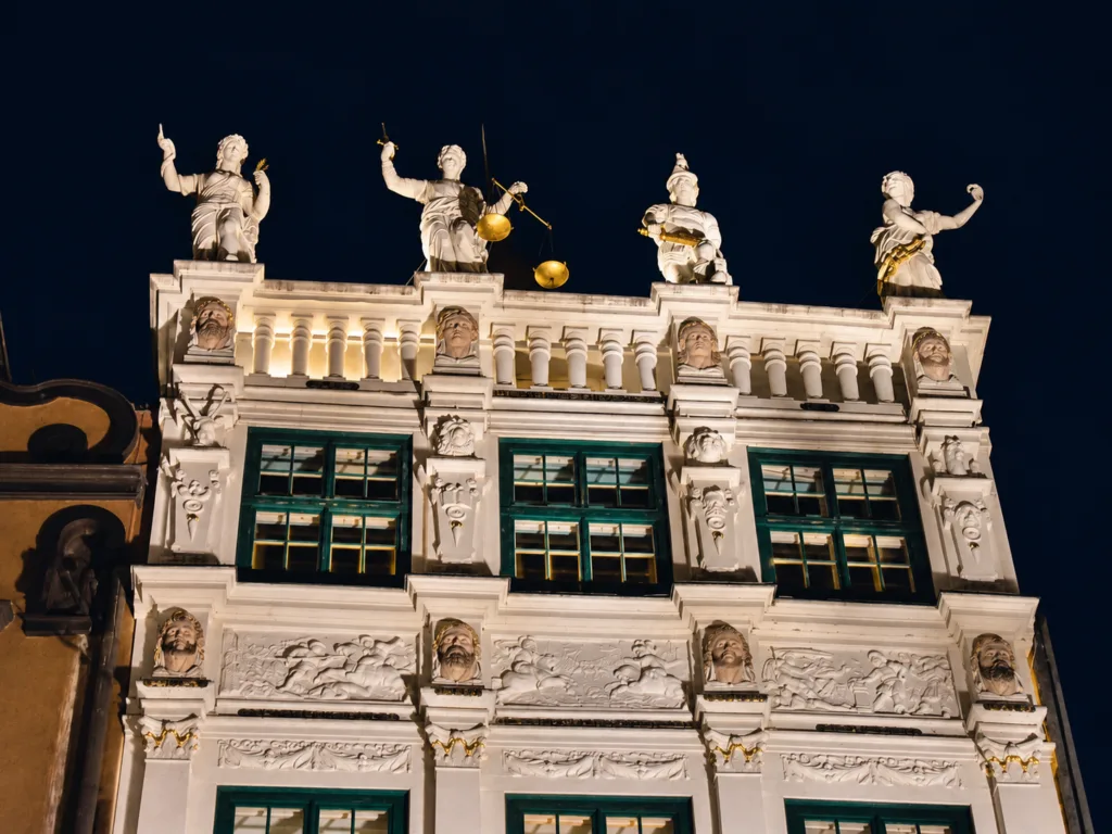 32 casa de las Caras-Gdansk-Polonia