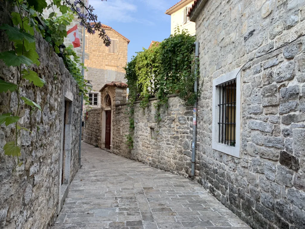 4 Calle-Budva-Montenegro