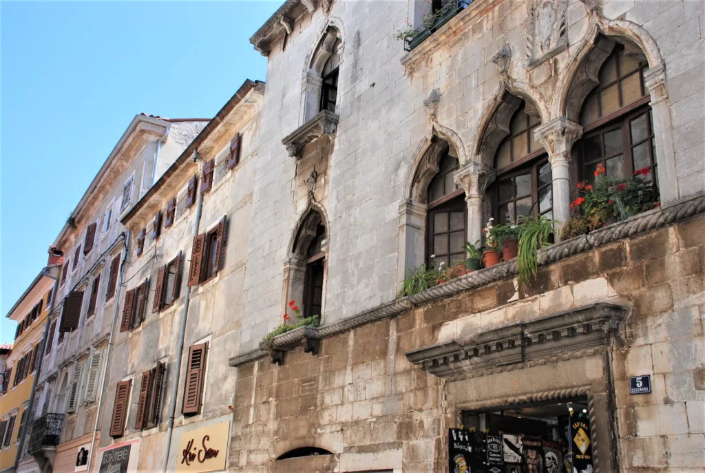 4 Palacio Gótico-Porec-Croiacia