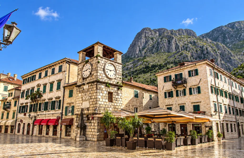 7 Plaza del Reloj-Kotor-.Montenegro