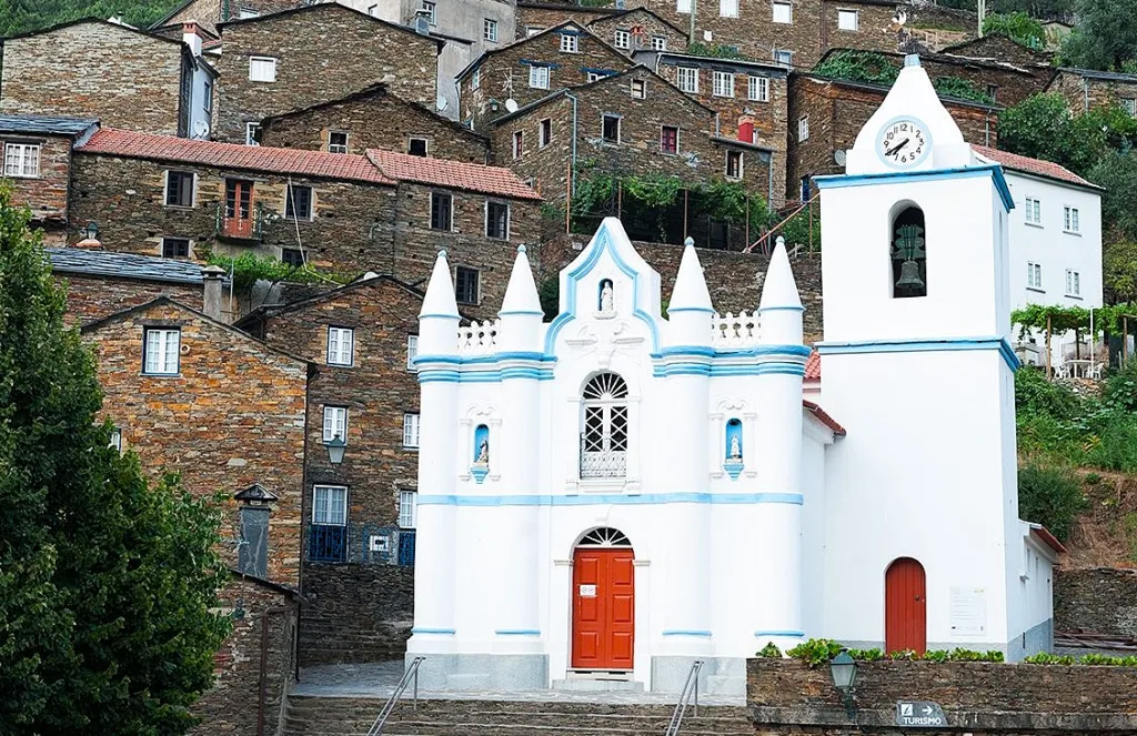 9 Iglesi-Piodao-Aldeas-Portugal